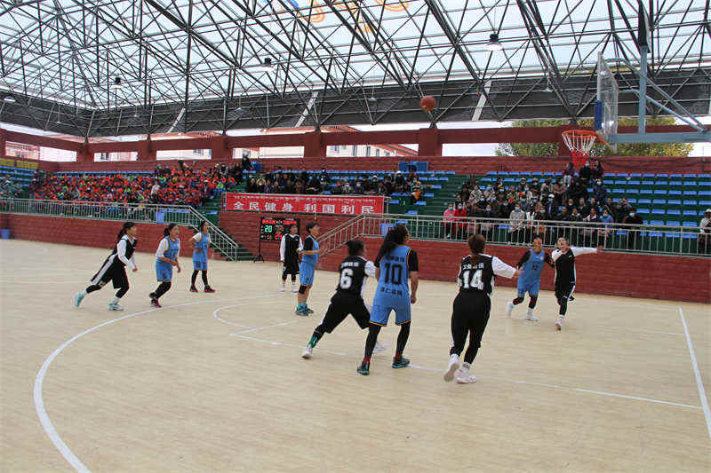 理塘县2021年冬季全民健身篮球联赛“开打”