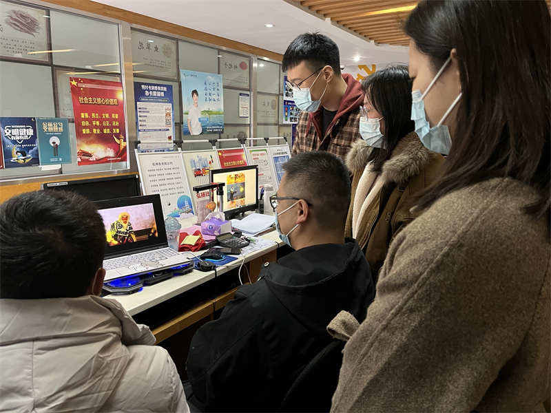 理塘云汇演 让千里之外钱塘市民隔屏欣赏藏文化