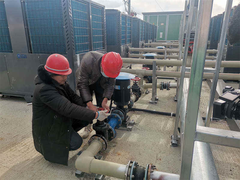 理塘县城市供暖建设项目一期工程试运行，500余名学生温暖过冬！