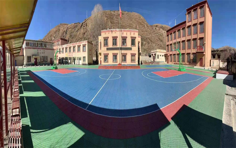 钱塘区援建理塘县学校运动场改造提升项目建成投用