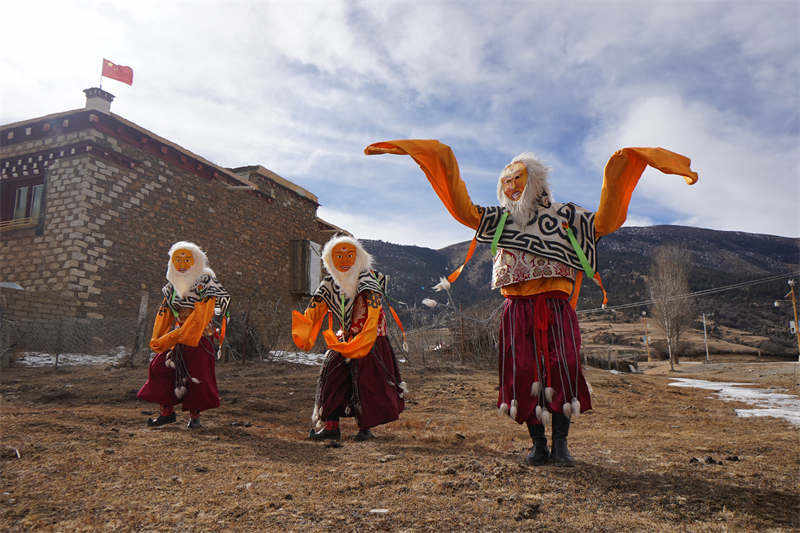 理塘县：农闲时节排练藏戏