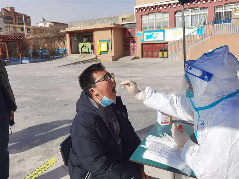 理塘县织牢疫情防控网