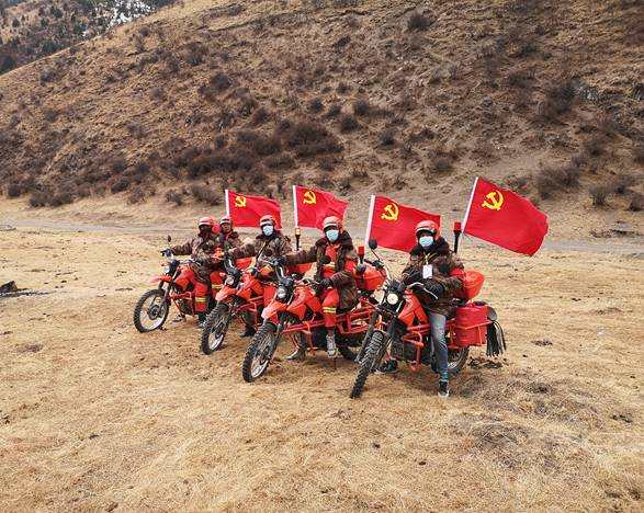 党员“铁骑”尖兵   群众“守护”天使  ——甘孜县茶扎乡全面开展森林草原防灭火党员摩托车队巡防工作