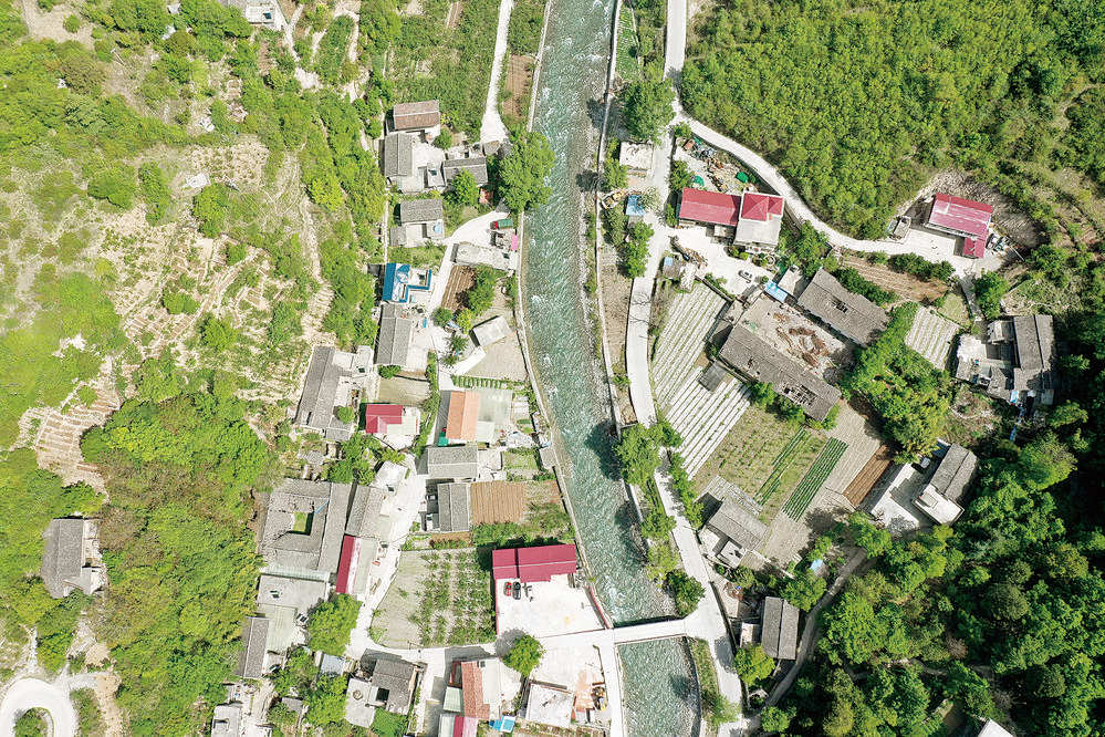 产业发展铺就致富路