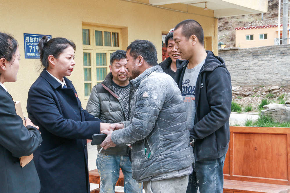 擦亮高原法庭的为民底色