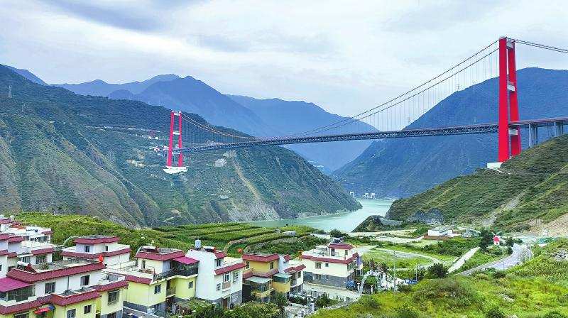 产业发展与乡村建设同步推进 泸定推动乡村加快“蝶变”