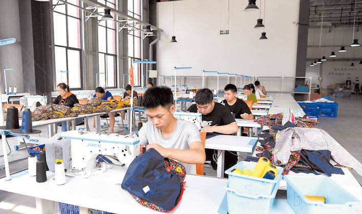 打好“组合拳” 就业促增收——汶川县来料加工产业发展迅猛