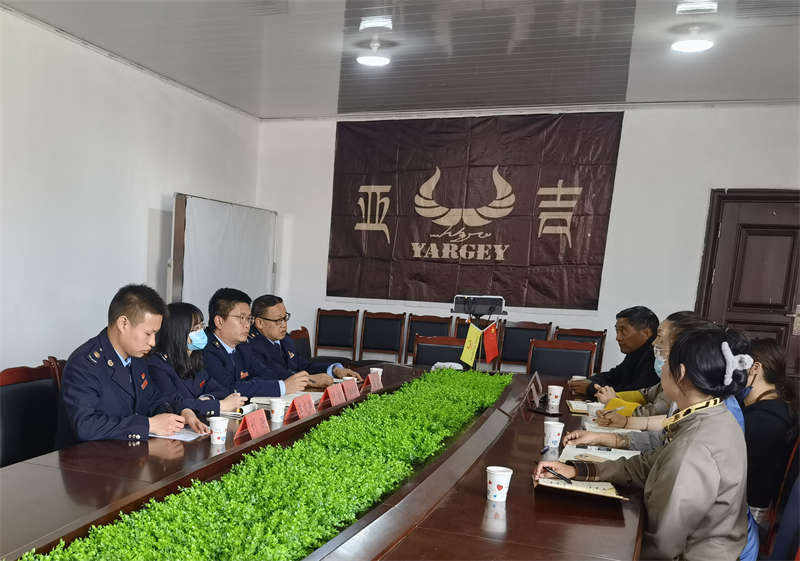 理塘税务惠企“及时雨”润企心