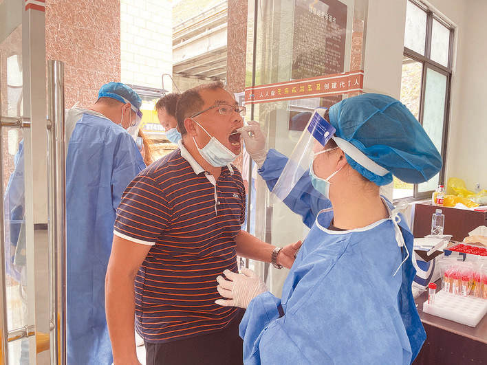 理县坚守桃坪高速路口疫情防控卡点