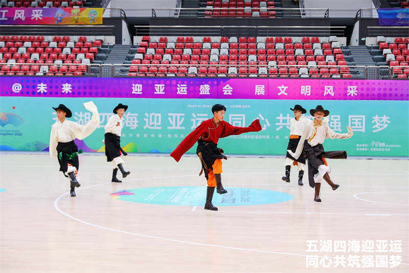 理塘少年聚杭州为亚运添彩