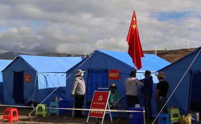 不同的身份 同样的担当——甘孜县“疫”线守护者为健康保驾护航