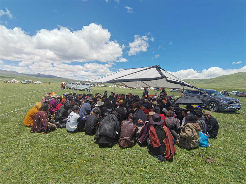 理塘县禾尼乡：村民议事会 议出新气象