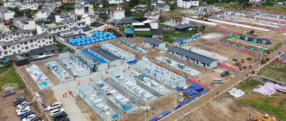 甘孜速度丨泸定过渡安置板房建设加速推进