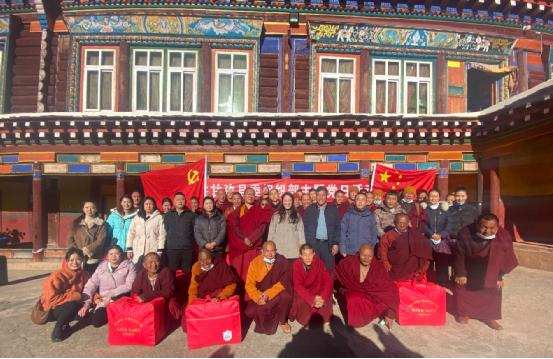 同心同向齐发力  联户联僧心连心