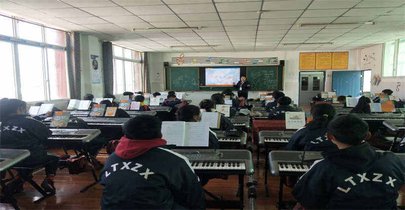 理塘县中学：落实“双减” 让学生快乐成长