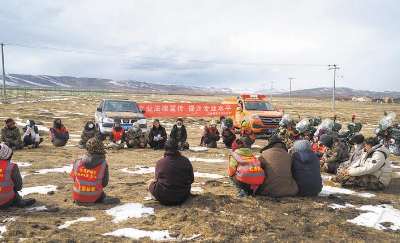 红原县：政策宣讲队送法到牧区