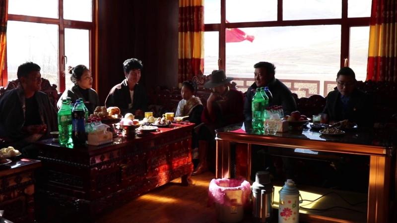 甘孜仁果：从“老木房过冬”到“新型房过年”