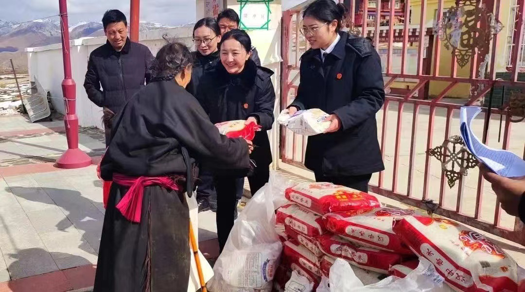 甘孜州紧扣“三八”国际妇女节与“学雷锋月”主题活动强化纾困解难