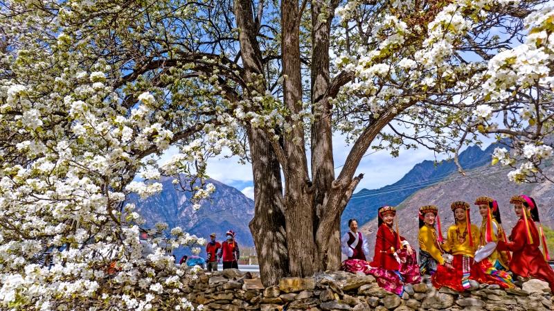 丹巴县：全域旅游迎“开门红” 擂响战鼓促进高质量发展