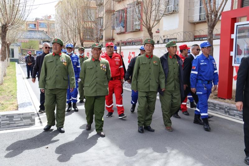 忆军旅 守初心——甘孜县退役老兵重返军营追忆峥嵘岁月