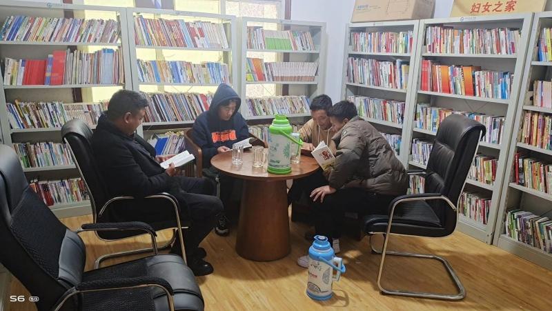 理塘县掀起全民阅读热