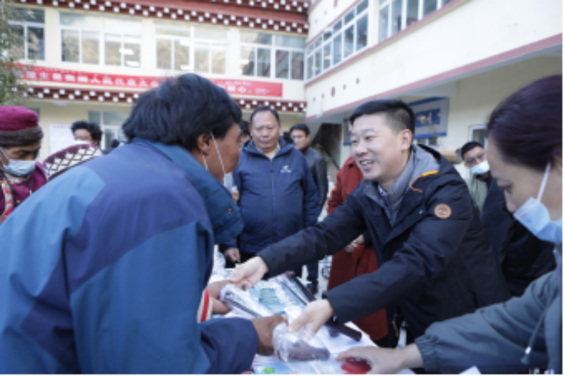 对口援建担使命 山海情深共携手—记浙江挂职干部徐磊的“民族团结进家庭”实践行动事迹