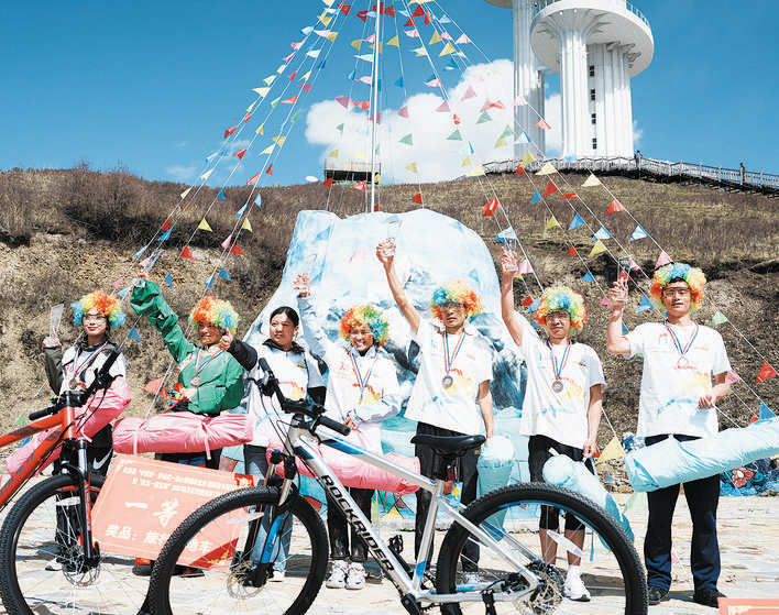 红原县：环月亮湾雅克杯彩跑开跑