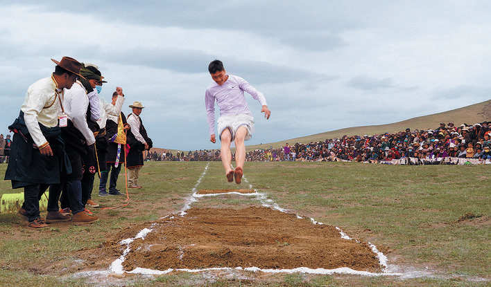 “五一”假期阿坝州实现旅游收入12.52亿元