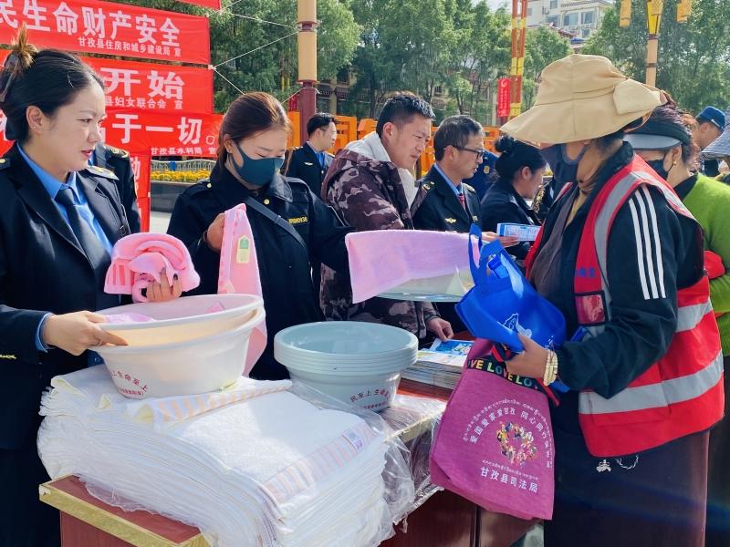 甘孜县：开展“人人讲安全、个个会应急”主题宣传活动