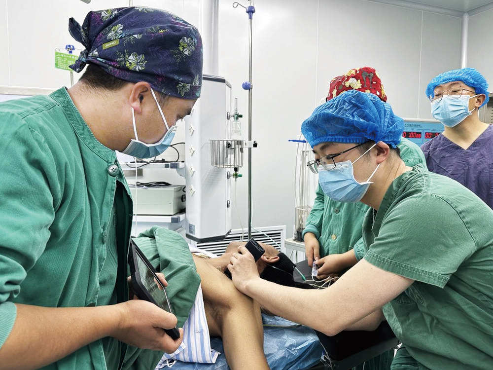 巴塘县人民医院成功开展一例动静脉内瘘球囊扩张术