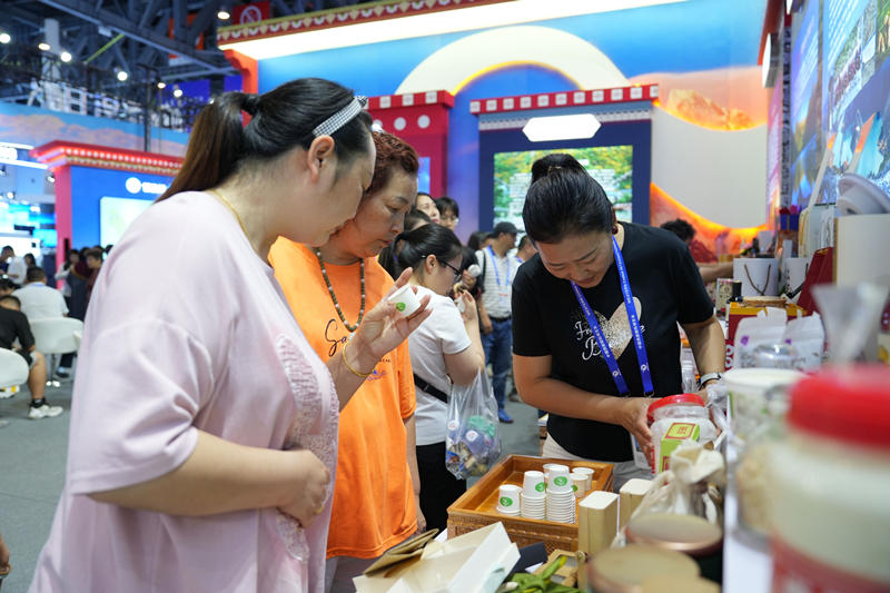 借“西博东风” 甘孜高原有机农特产品“出山”！