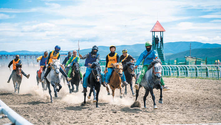 阿坝州第十六届运动会马上项目比赛开幕式在红原举行