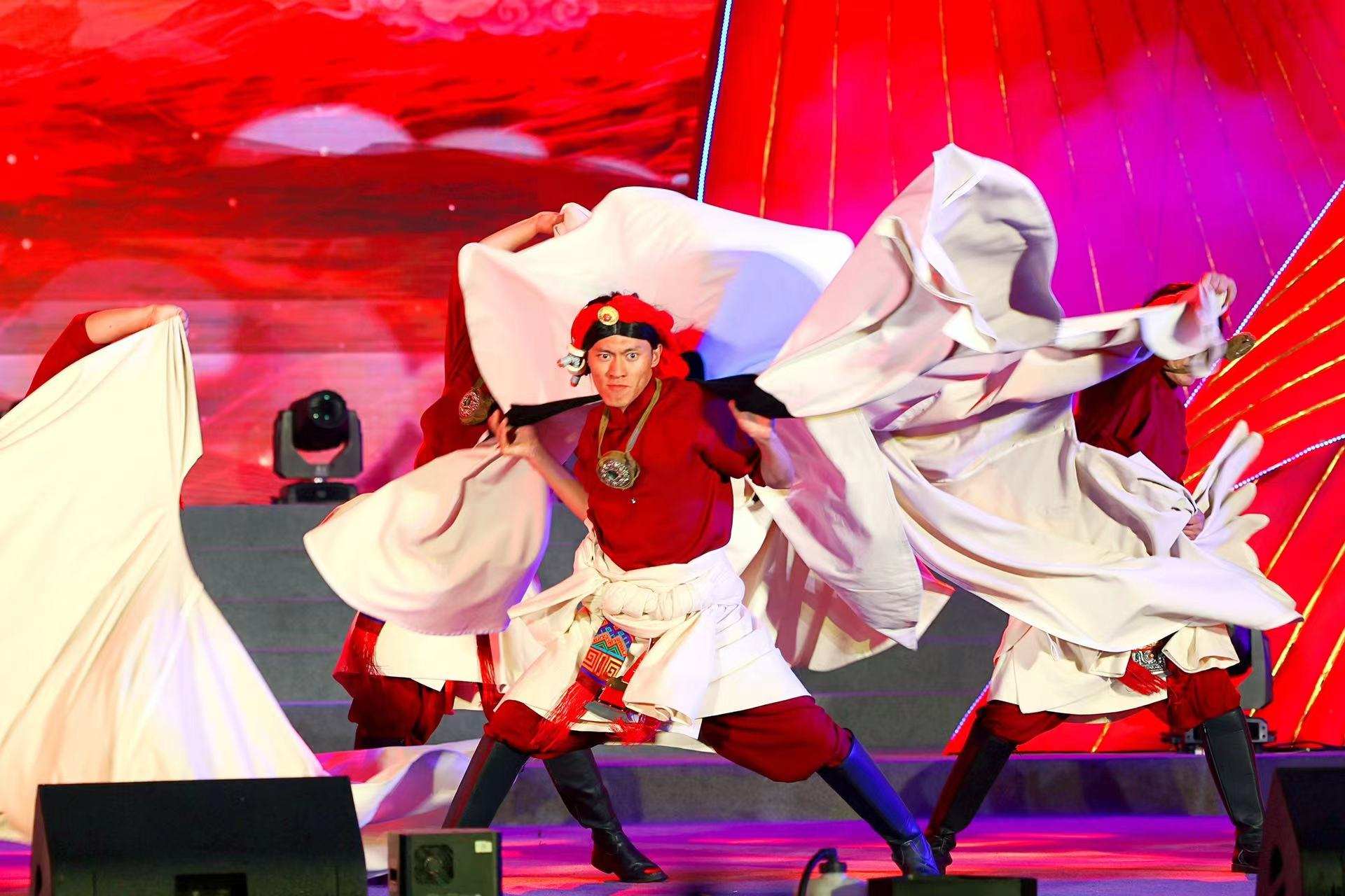 红色新龙 大地欢歌 ——2023“康巴红·新龙十三”民俗文化旅游季盛大开幕