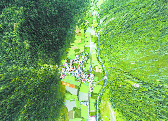 马尔康市梭磨乡景色美