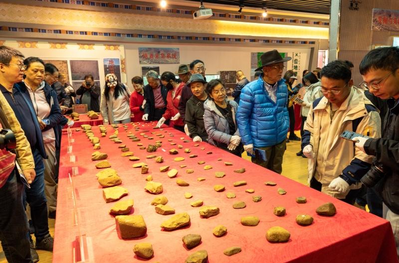 孜孜甘来归乡里    故地重行话变迁——甘孜州启动“甘孜名人回家乡”活动