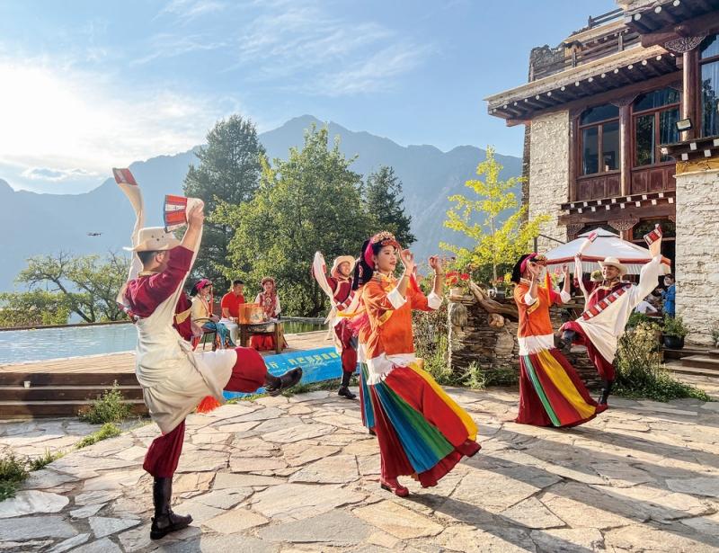 丹巴县：“直播带货”让美人谷农特产品“飞”向全国