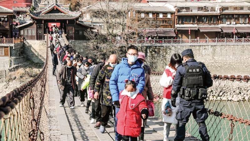 元旦假期甘孜州接待游客超16.9万人次 海螺沟“热雪归来”受追捧