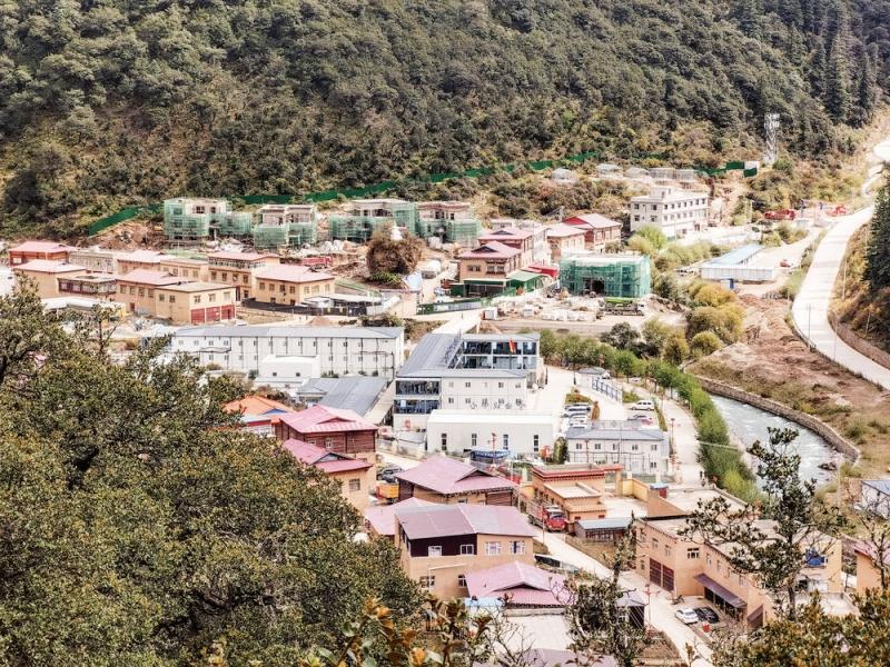  白玉县德西村：红色文化+生态旅游 共绘乡村振兴新画卷