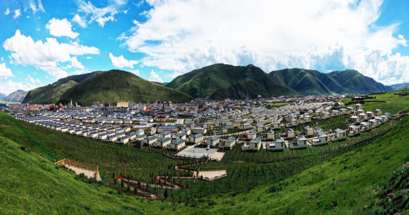 “搬”出来的幸福新生活 甘孜州着力写好易地搬迁“后半篇文章”