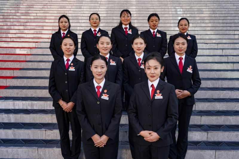 让雷锋精神照亮法治天平  甘孜藏族自治州中级人民法院正义雪莲女子审判团队入选第九批全国学雷锋活动示范点