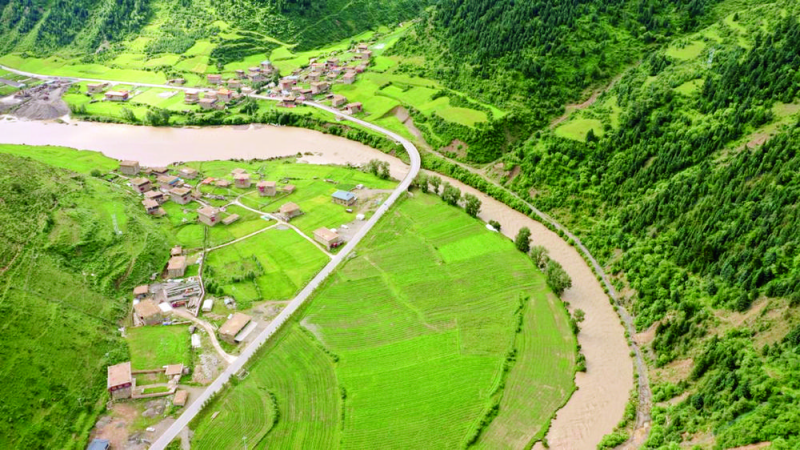 色达县成功创建为 第四批“四好农村路”全国示范县