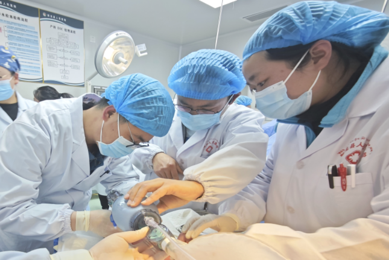 争分夺秒 暖春里的生命接力