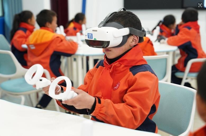 新龙县：数字赋能谱出智慧教育新篇章