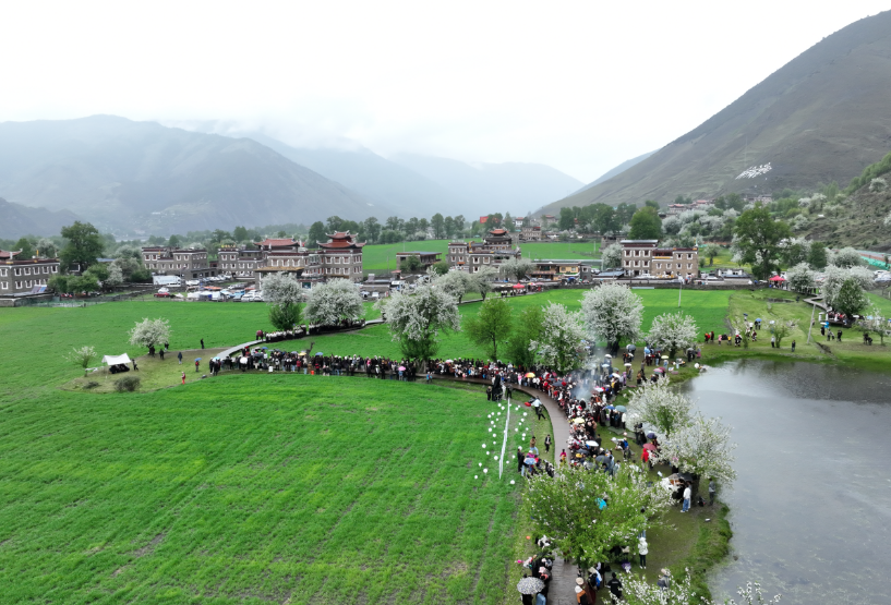 “共赏贡嘎海棠·共守今生今世” ——康定市举办2024年第二届贡嘎海棠观光摄影季活动