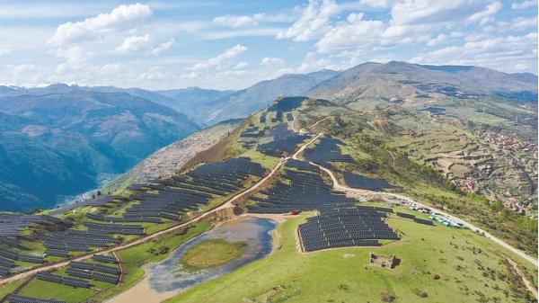 黑水县：42万千瓦水光互补项目建设忙