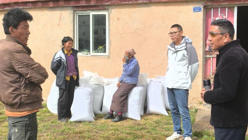 理塘县：推动青稞价格保持在合理水平