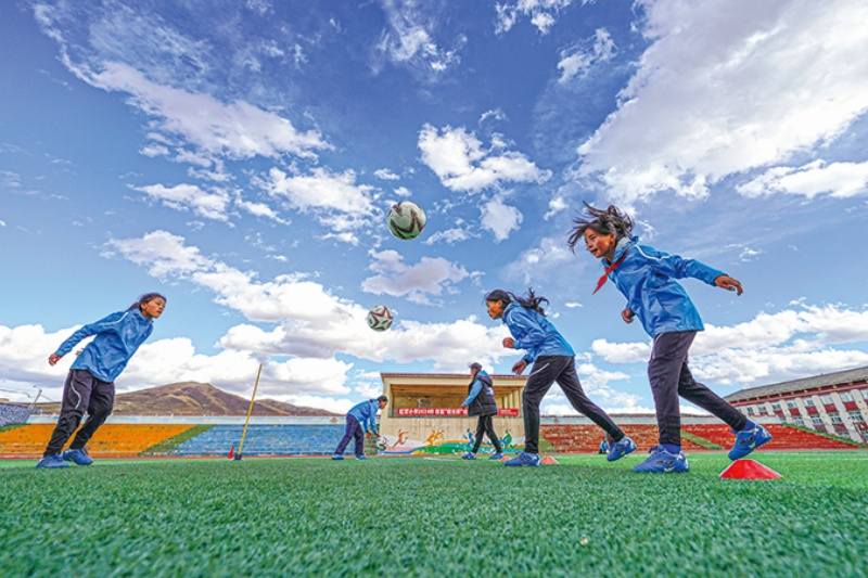 高原绽放“铿锵格桑花”