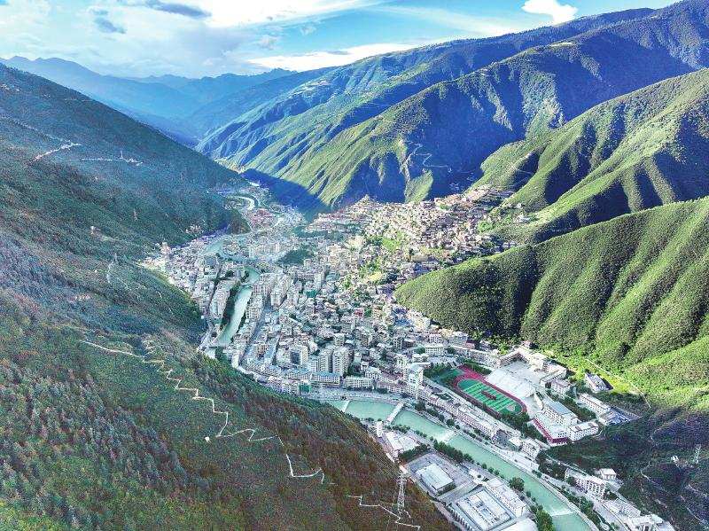 三位一体的综合帮扶模式已成形 白玉探新路