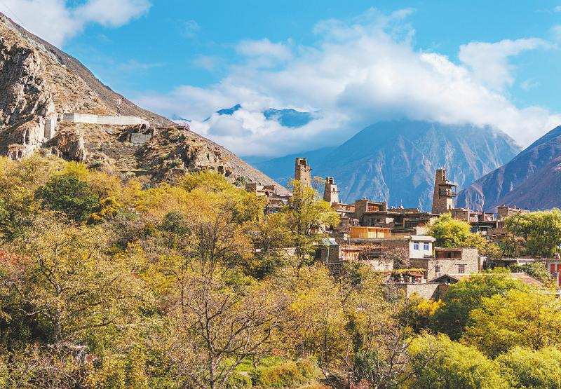 “神秘东方古堡”荣膺世界“最佳旅游乡村” 古韵新风桃坪村