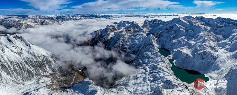 科研人员5年来持续为达古冰川“盖被子”